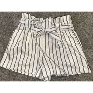 Zara Striped Black & White Paper Bag Shorts Womens Size Small #198